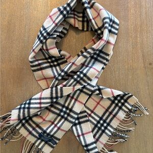Burberry Cashmere Scarf in Classic Plaid